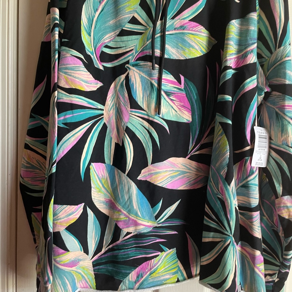 SOLD Torrid Women's Size 3 3X 22-24 Tropical Print Hoodie - Picture 9 of 13